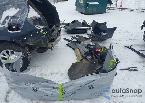 2018 Chevrolet Equinox Lt from USA, damaged, VIN 3GNAXJEV9JS597905